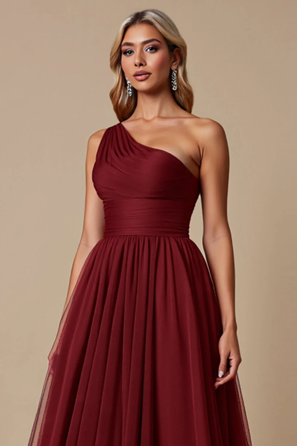 Robe de demoiselle d’honneur en tulle rouge à une épaule - Image 5