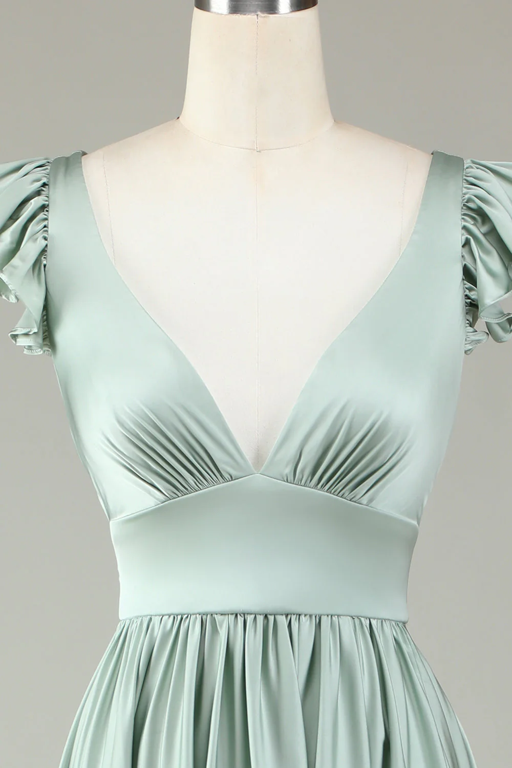 Robe de demoiselle d’honneur longue à col en V profond Matcha avec volants - Image 4