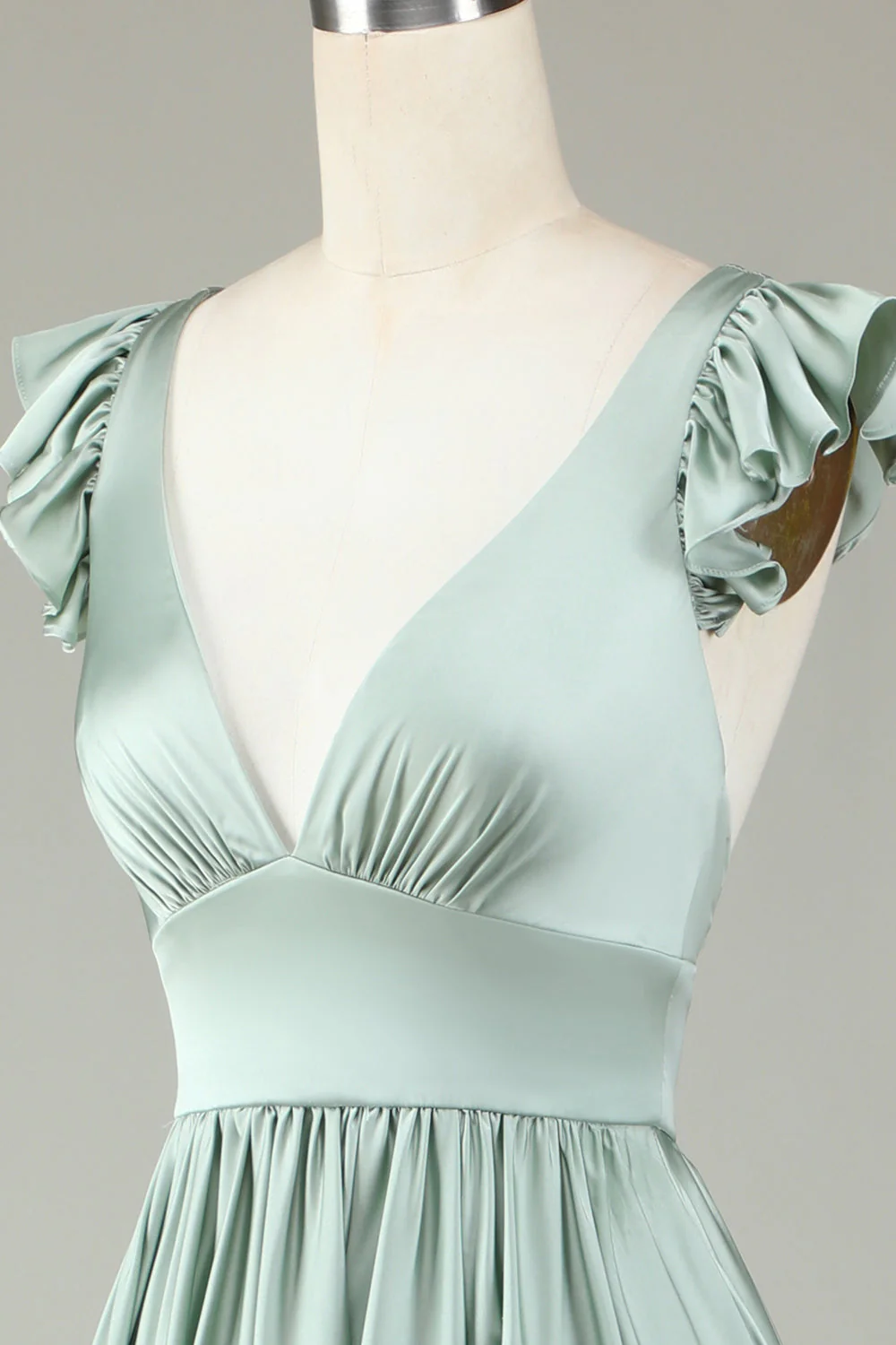 Robe de demoiselle d’honneur longue à col en V profond Matcha avec volants - Image 6