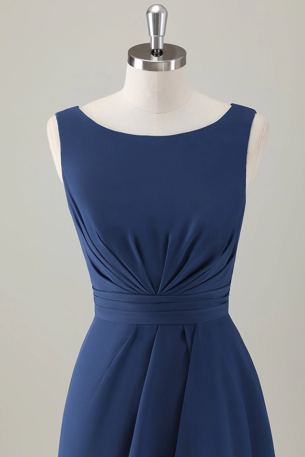 Robe de demoiselle d’honneur longue à volants trapèze bleu foncé avec fente - Image 4