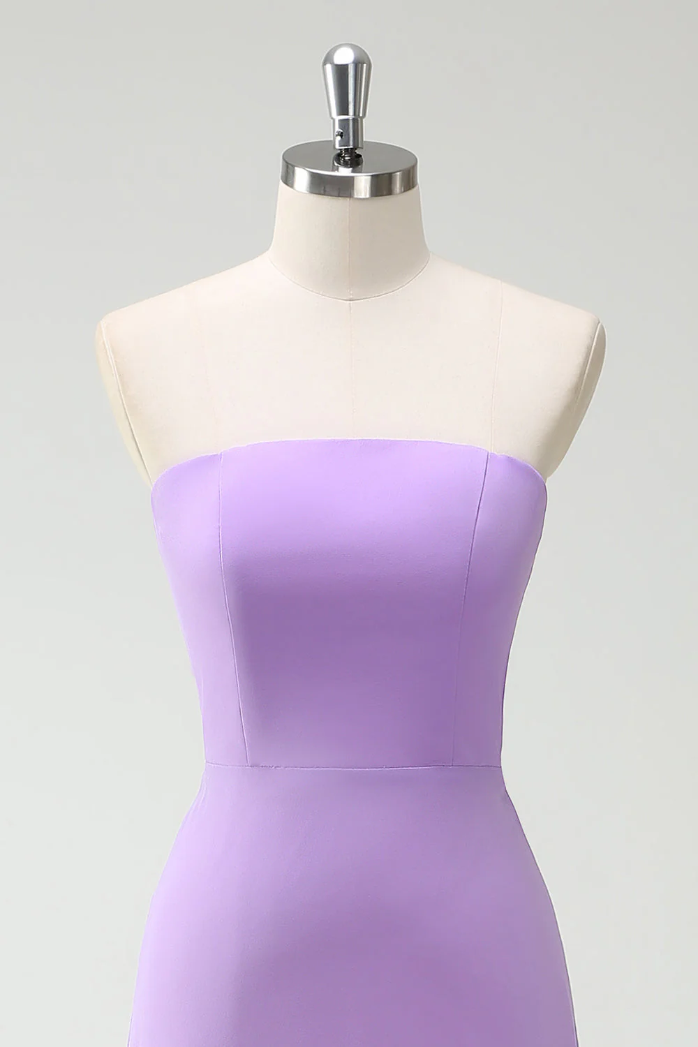 Robe de demoiselle d’honneur longue à volants trapèze violette sans bretelles avec nœuds papillon - Image 4