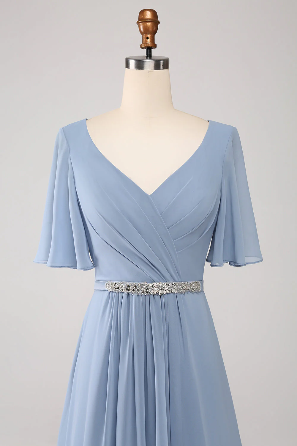 Robe de demoiselle d'honneur en mousseline de soie bleu poussiéreux ligne A col V manches courtes - Image 10