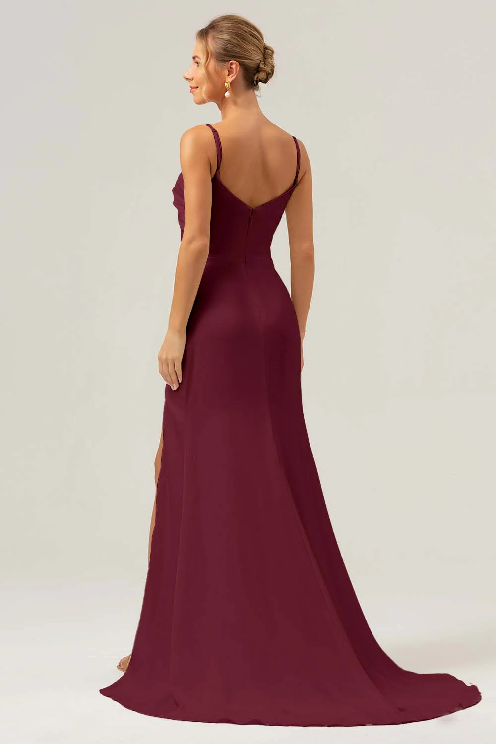 Robe de demoiselle d’honneur longue en satin à bretelles fourreau ivoire froncée avec fente - Image 15