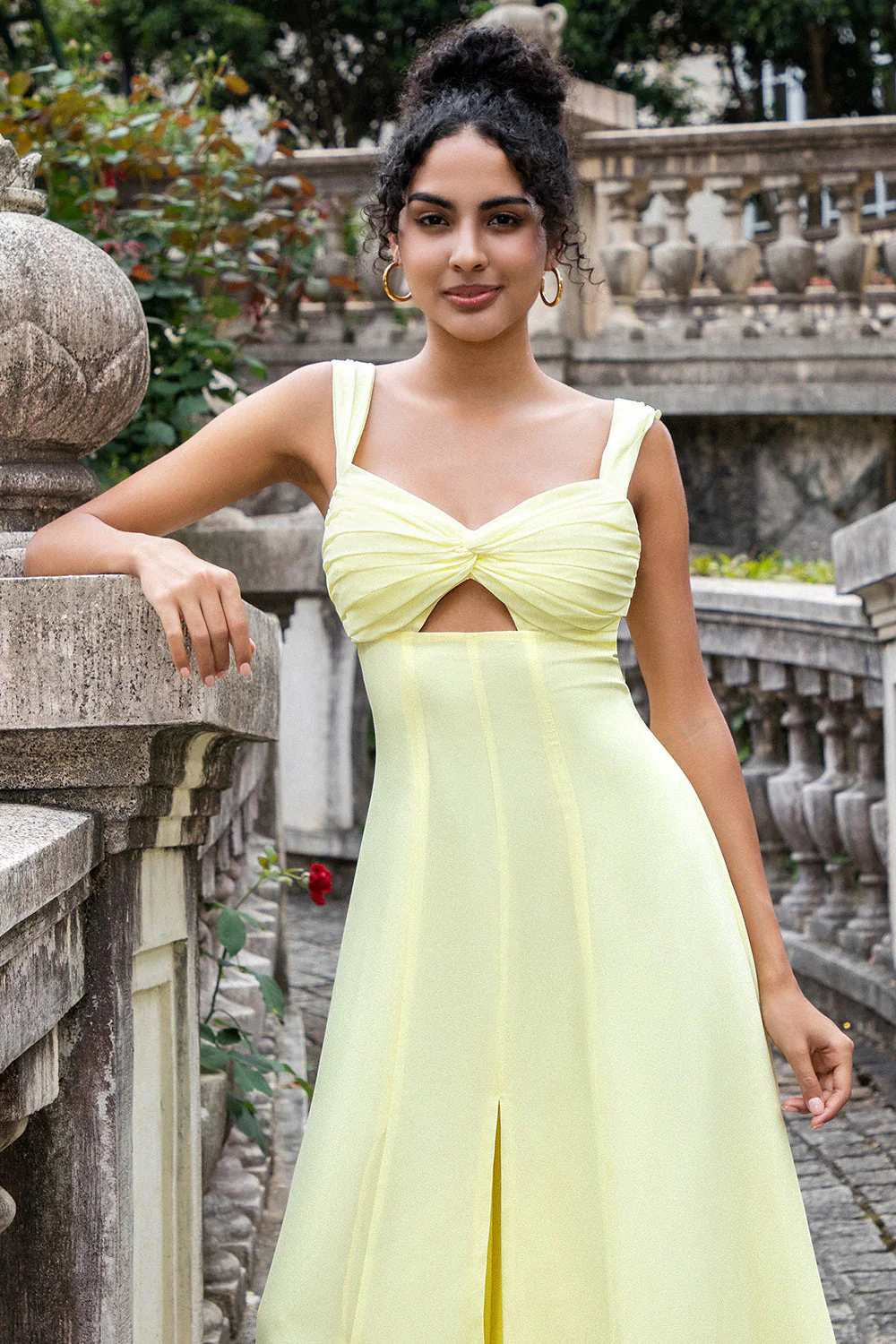 Robe de demoiselle d’honneur longue en trou de serrure jaune citron avec fente - Image 8