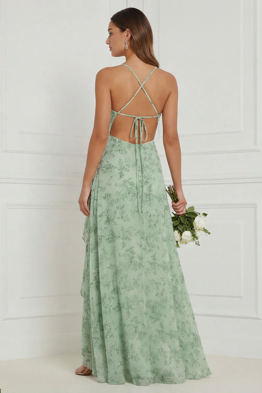 Robe de demoiselle d’honneur sauge poussiéreuse en ligne A à fleurs, fendue - Image 2
