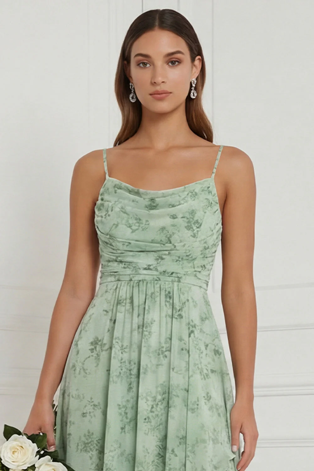 Robe de demoiselle d’honneur sauge poussiéreuse en ligne A à fleurs, fendue - Image 3
