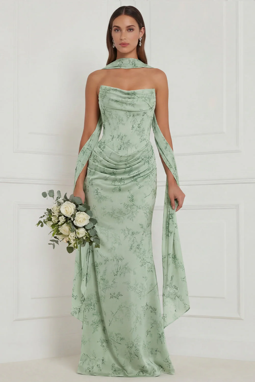 Robe de demoiselle d’honneur sauge poussiéreuse florale sans bustiers avec écharpe