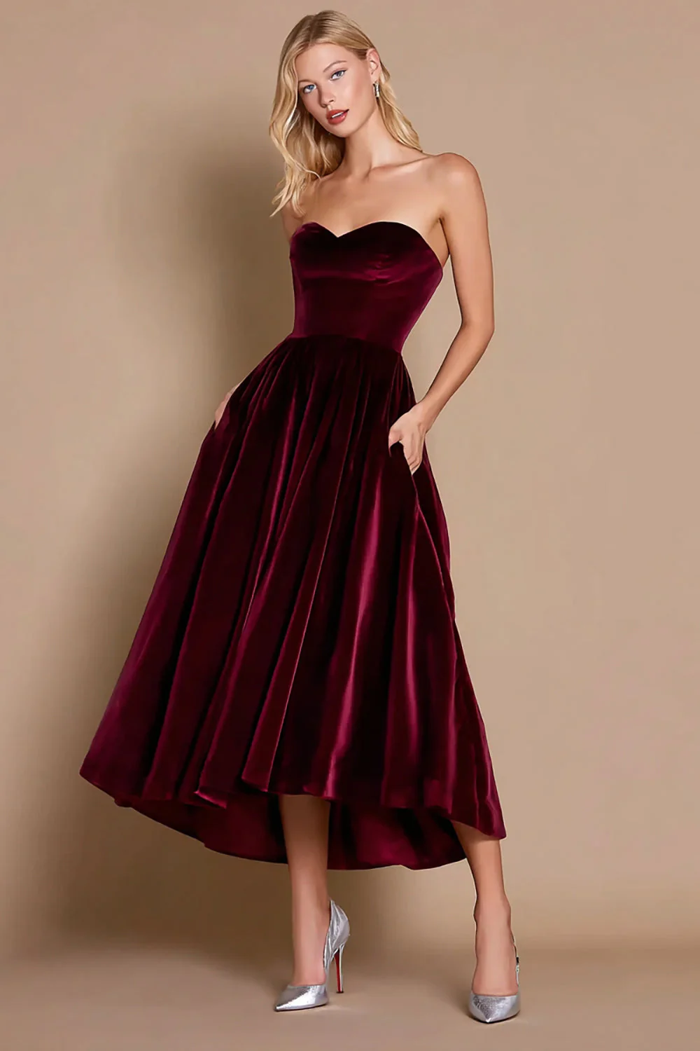 Robe de fête de fête Burgundy A Line Sweetheart avec poches