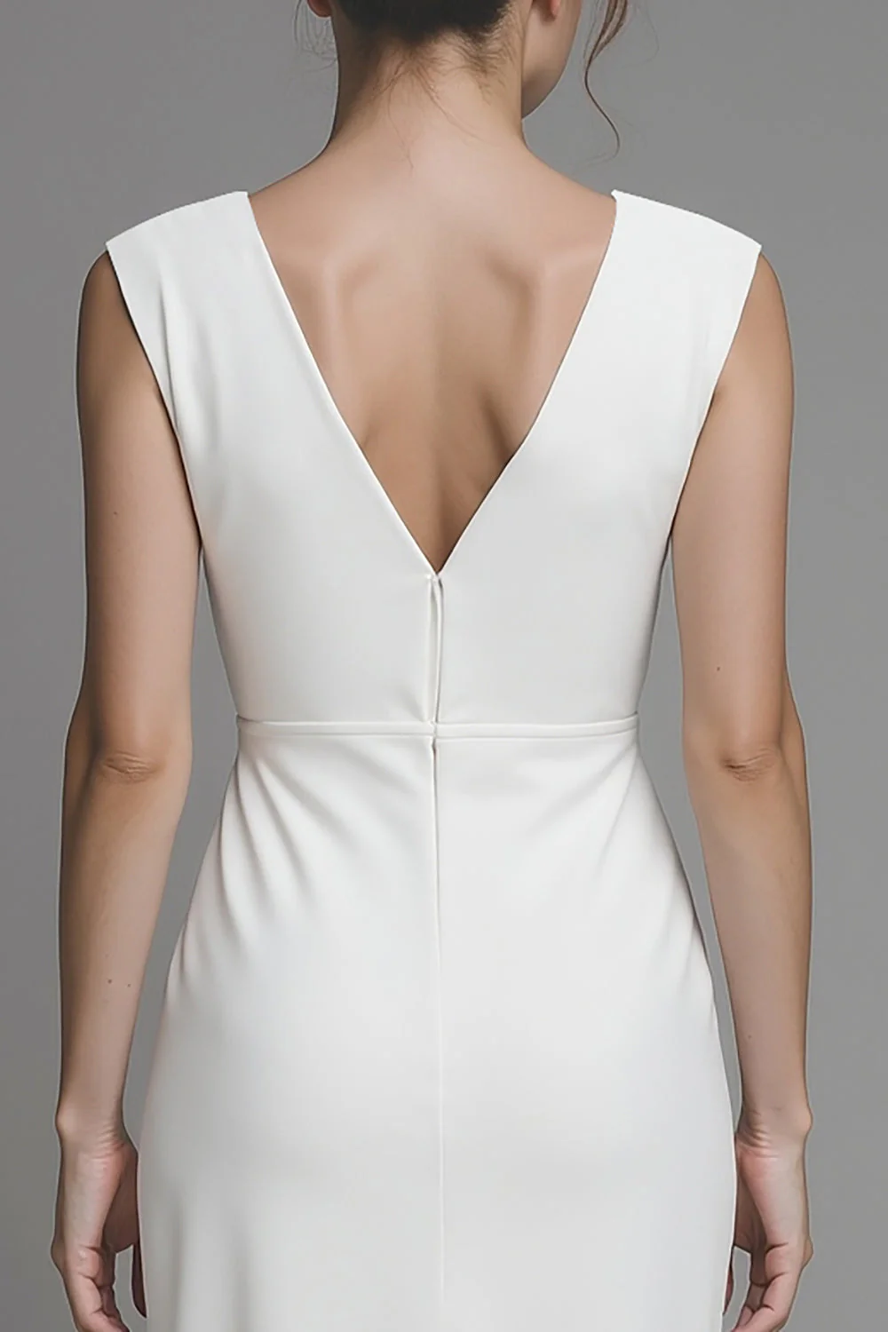 Robe de fiançailles blanche à étui en V avec fente - Image 4