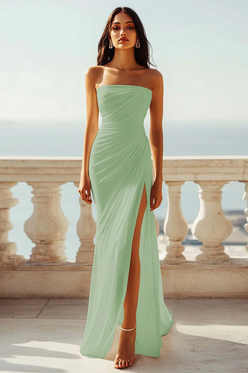 Robe de fiançailles de plage ivoire sans bretelles froncée en mousseline de soie avec fente - Image 11