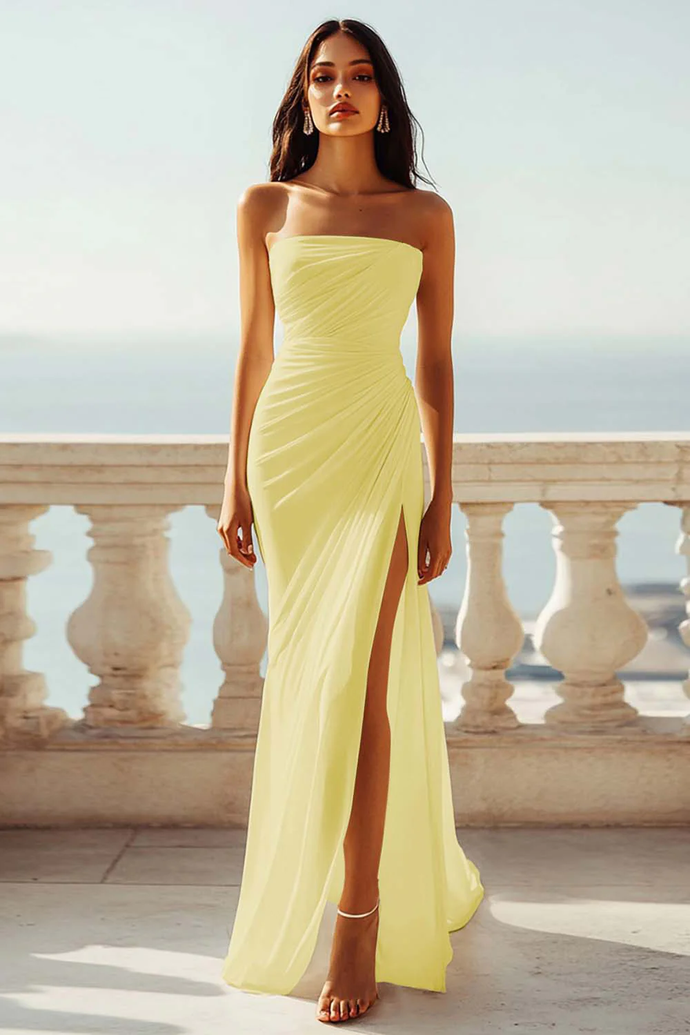 Robe de fiançailles de plage ivoire sans bretelles froncée en mousseline de soie avec fente - Image 19