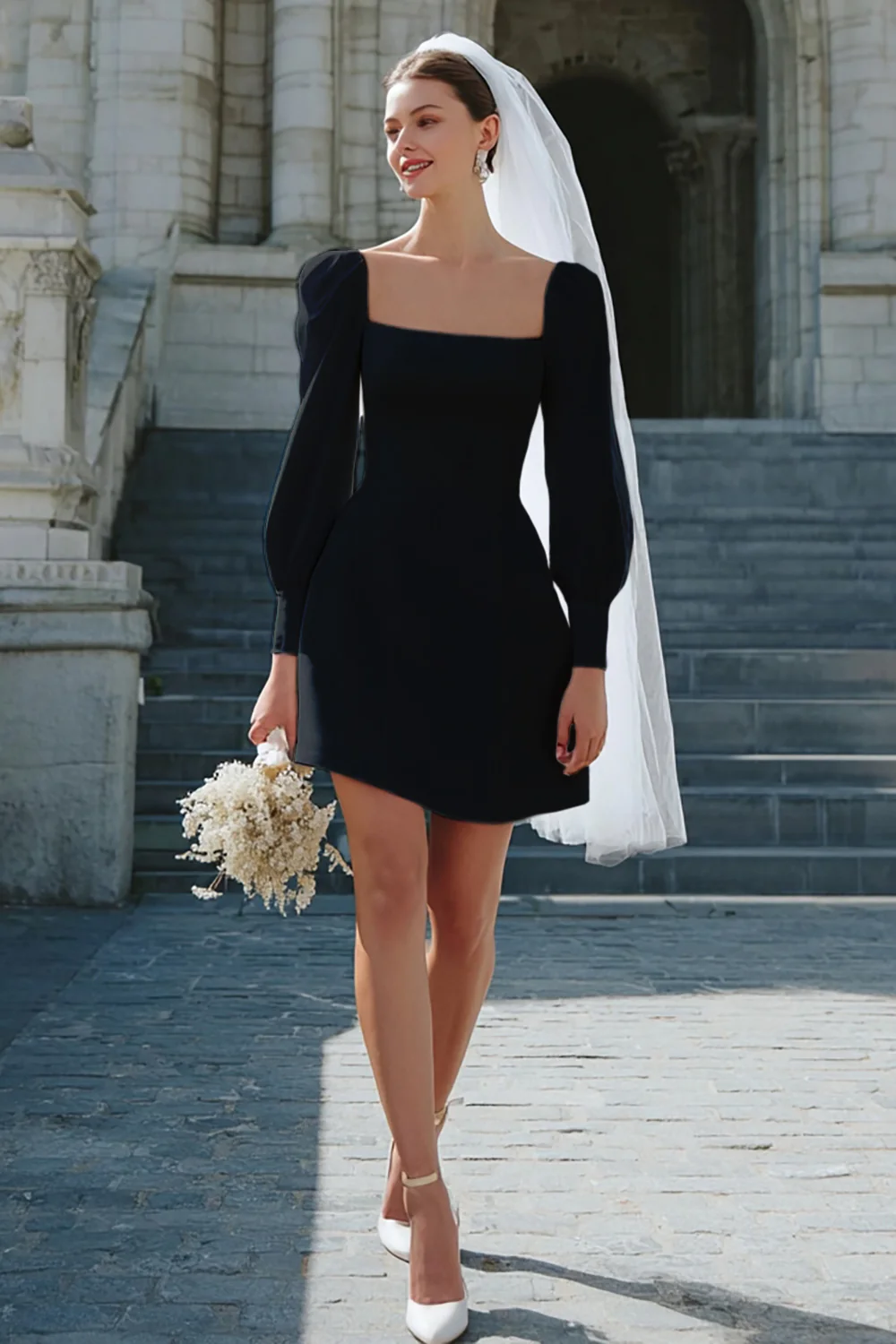 Robe de fiançailles trapèze en satin ivoire à encolure carrée - Image 6