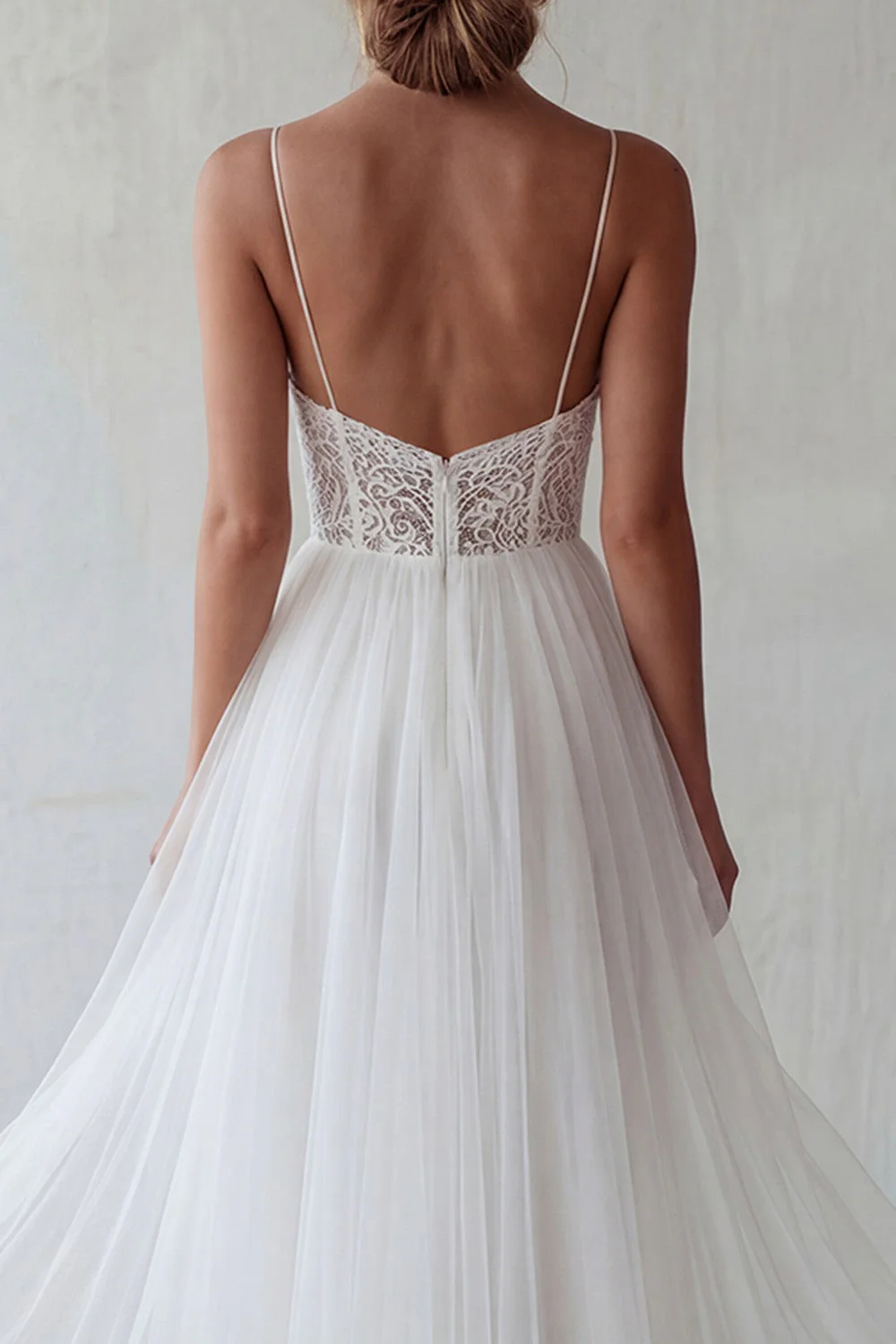 Robe de fiançailles en tulle blanc à bretelles fines avec dentelle - Image 4