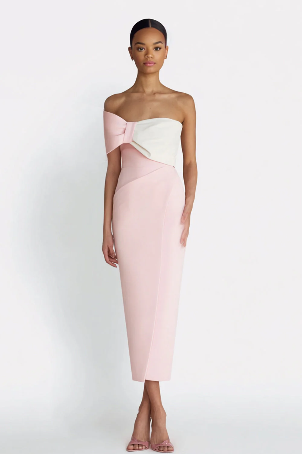 Robe de fiançailles Midi à fourreau ivoire à une épaule avec nœud - Image 3