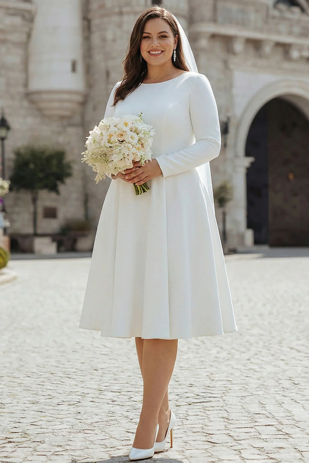 Robe de fiançailles midi en satin grande taille ivoire