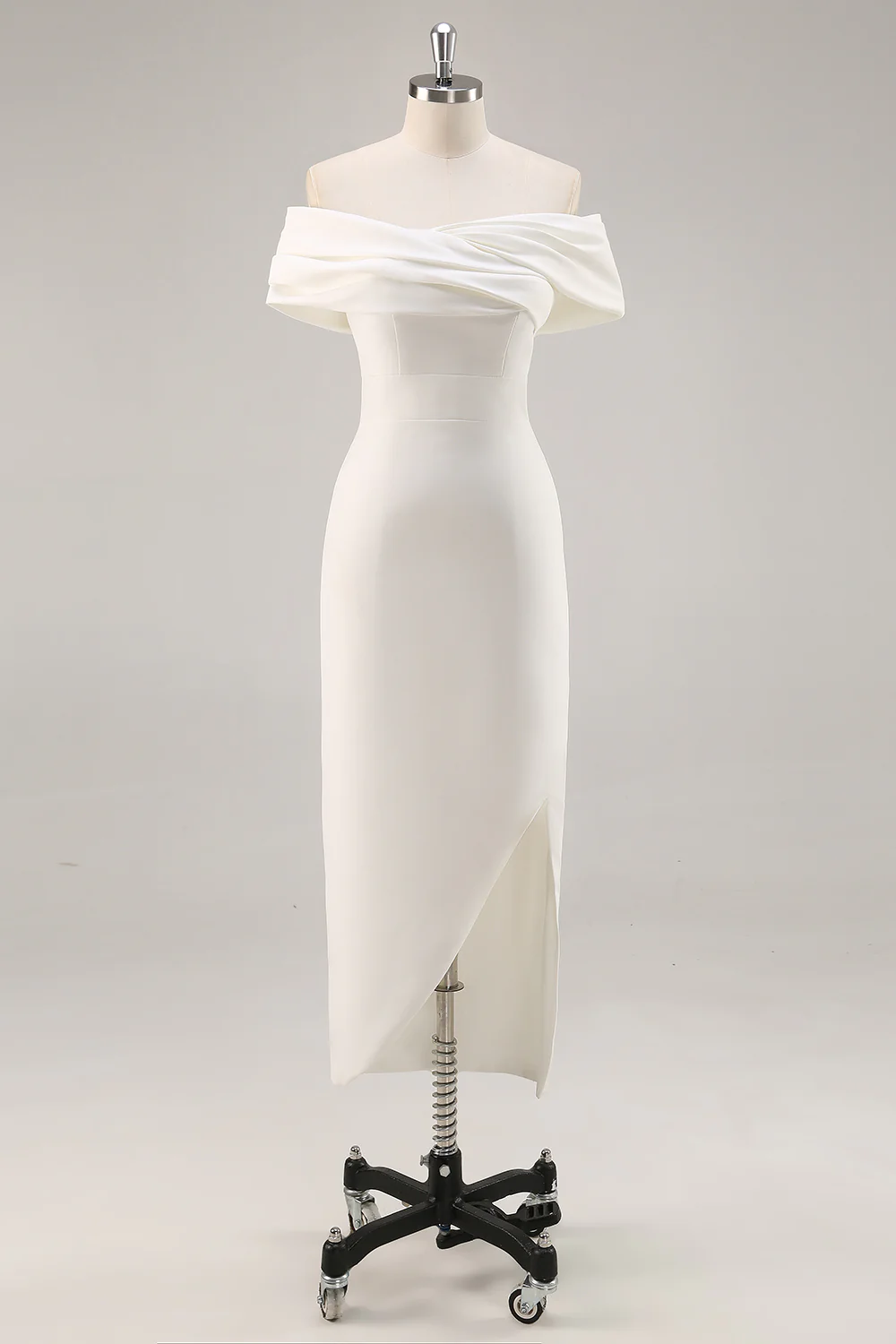Robe de graduation asymétrique en satin mat fourreau blanc - Image 3