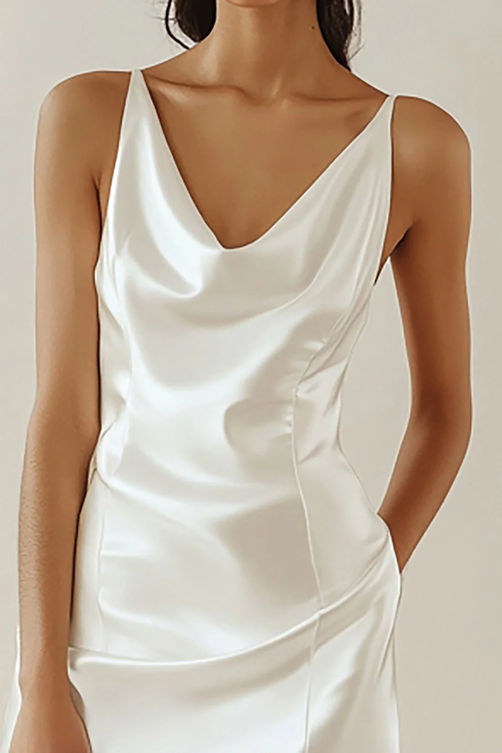 Robe de graduation en satin blanc à col en V - Image 2