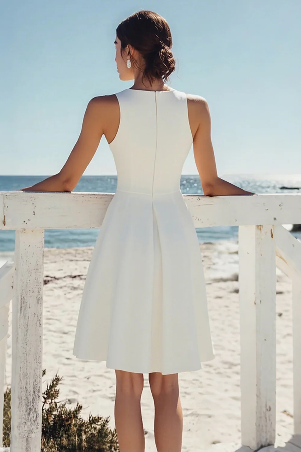 Robe en satin blanc jusqu’au genou - Image 2