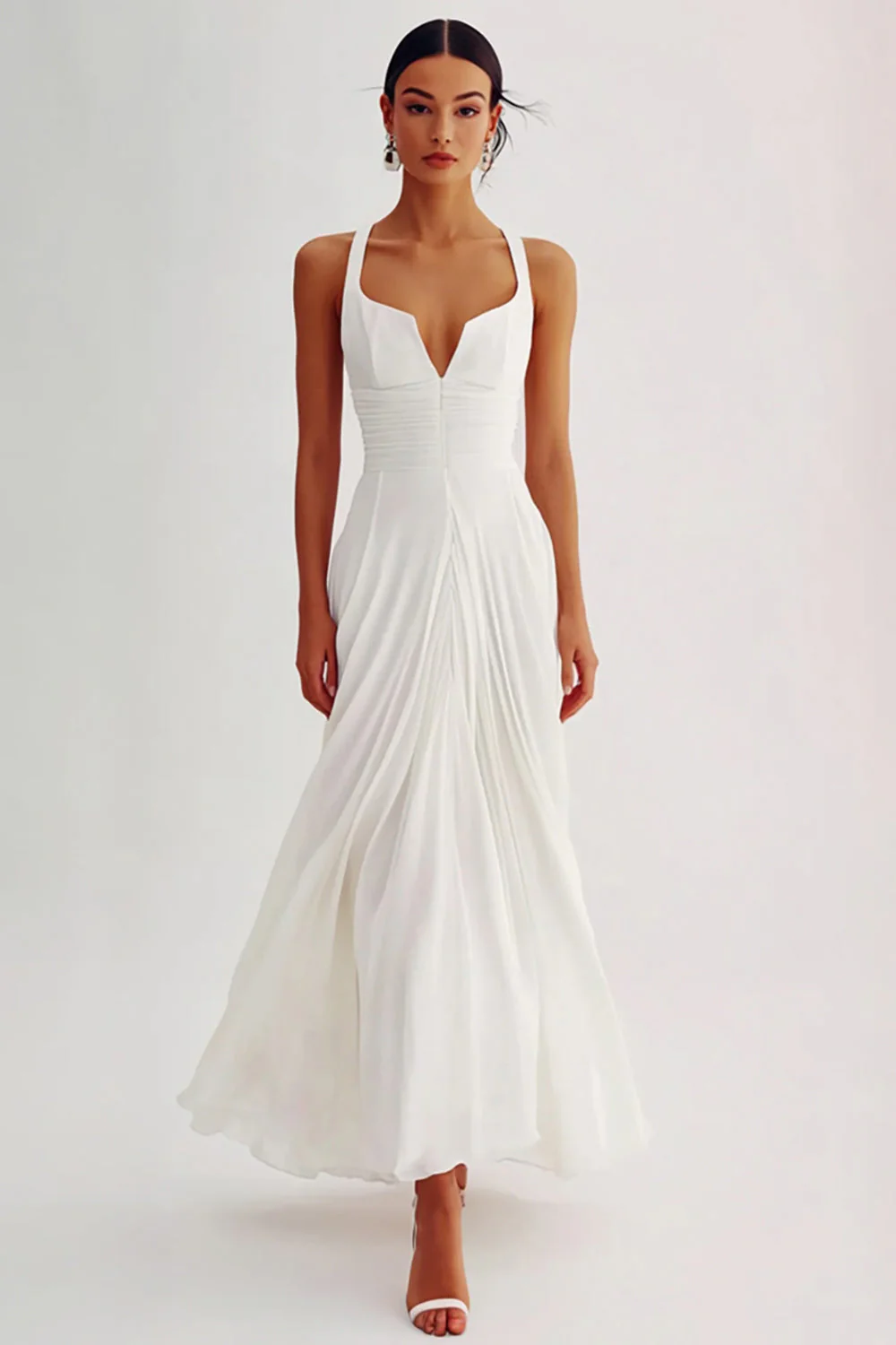 Robe blanche fluide et froncée