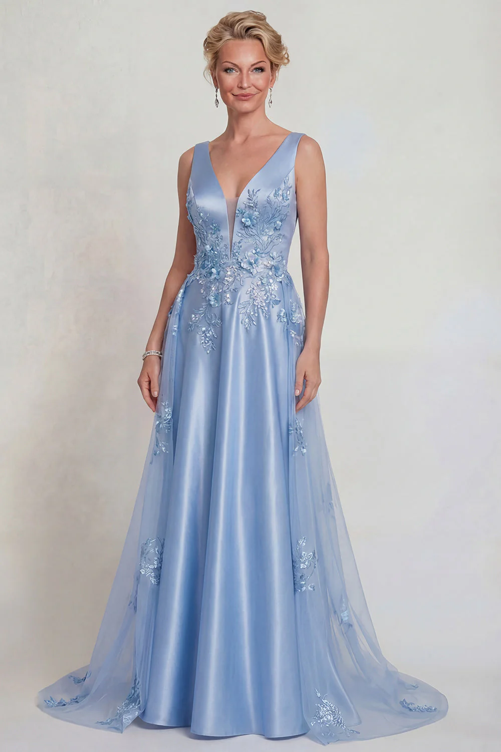 Robe de la mère de la mariée à col en V appliquée à fleurs bleues appliquées