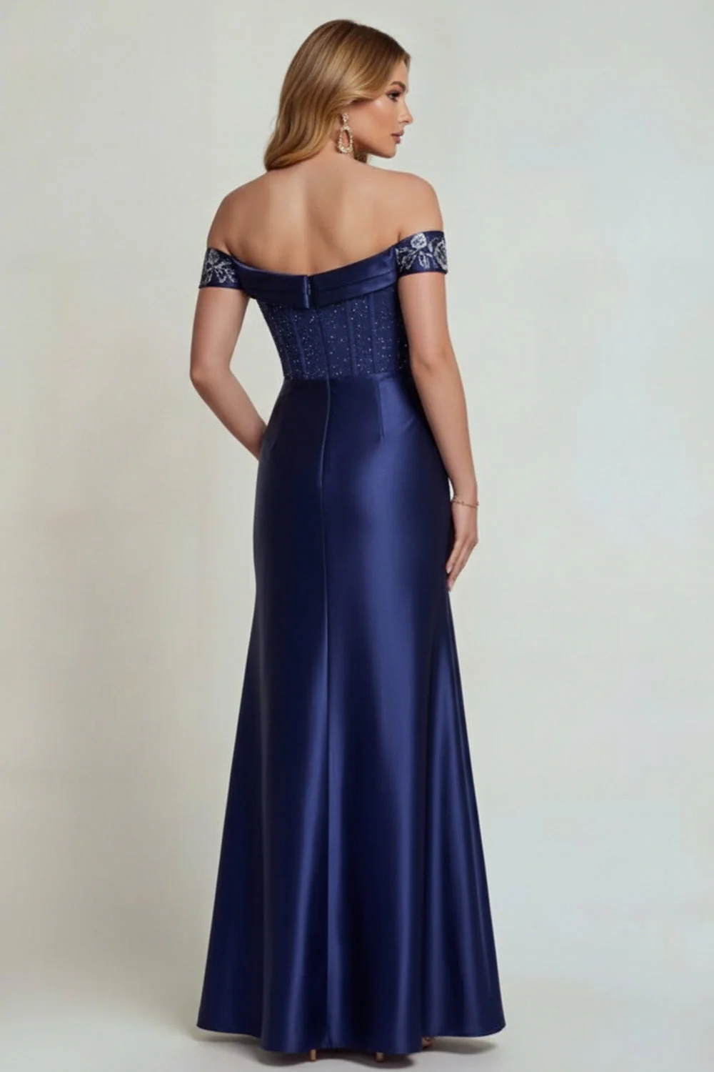 Robe de la mère de la mariée à épaules décollées, en satin à épaules décollées, avec une fente - Image 2
