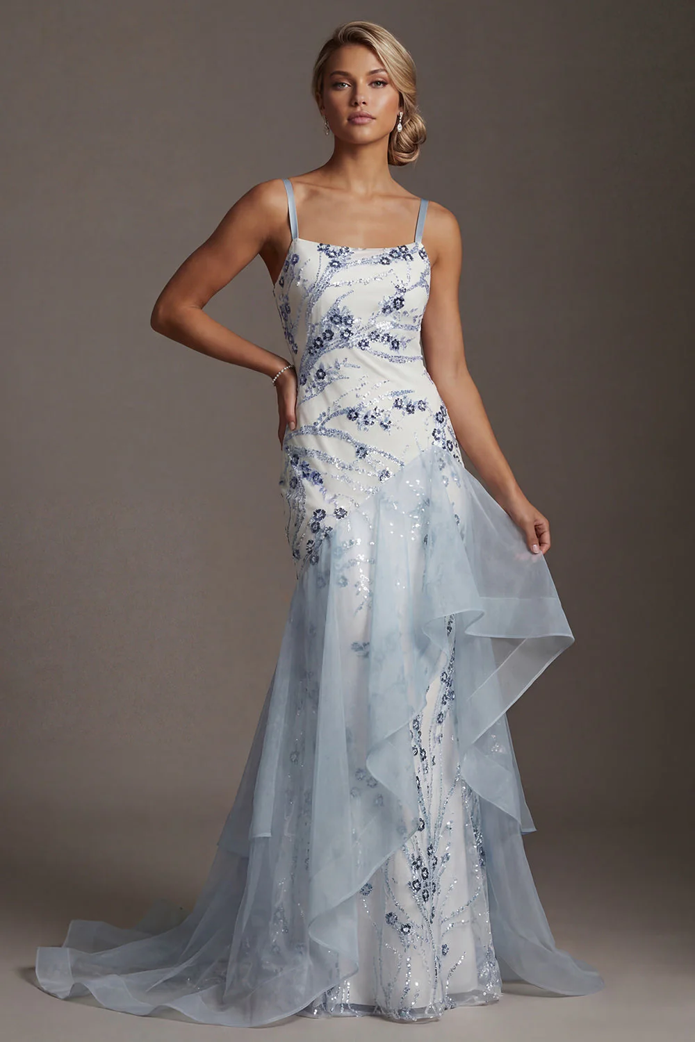 Robe de la mère de la mariée à volants en sirène bleu clair à sequins - Image 5