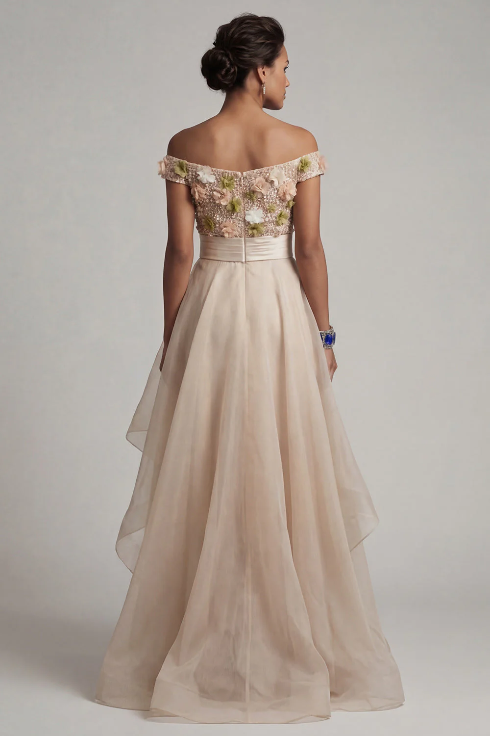 Robe de la mère de la mariée en abricot à l’épaule décalée avec des fleurs 3D - Image 2
