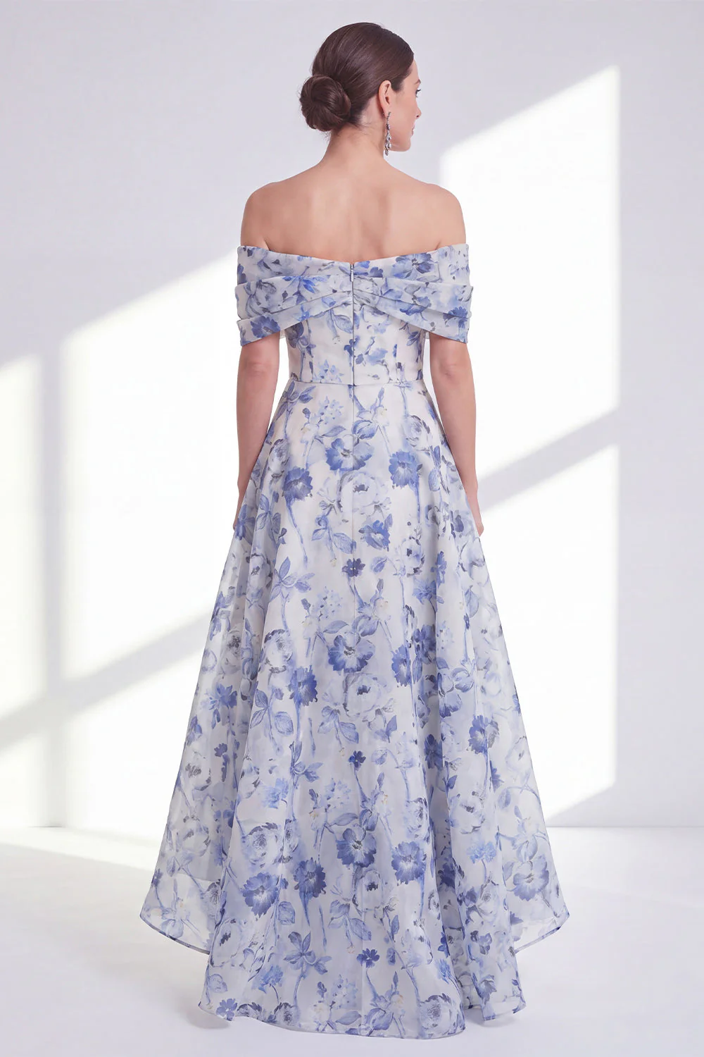 Robe de la mère de la mariée en ligne fleur bleue décollée à l’épaule basse - Image 2