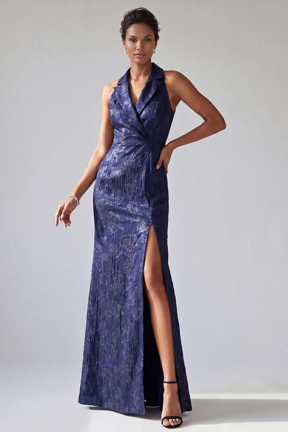 Robe de la mère de la mariée en mermaid à revers pointé en sirène en sirène à point, violet foncé,