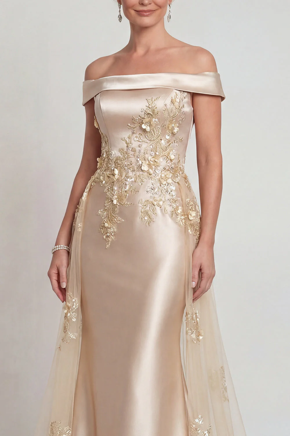 Robe de la mère de la mariée en satin appliquée au champagne - Image 4
