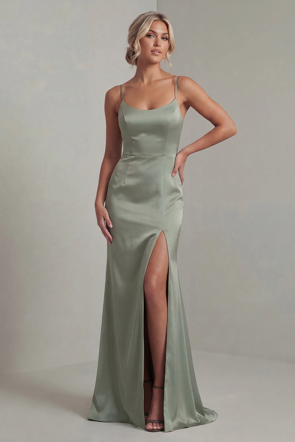 Robe de la mère de la mariée en satin vert clair avec une cape détachable - Image 4