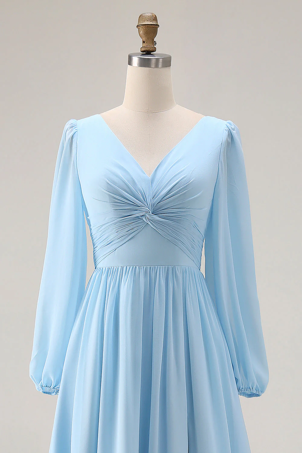 Robe de mariage bleu ciel à cheval à manches longues à col en V à fête - Image 6