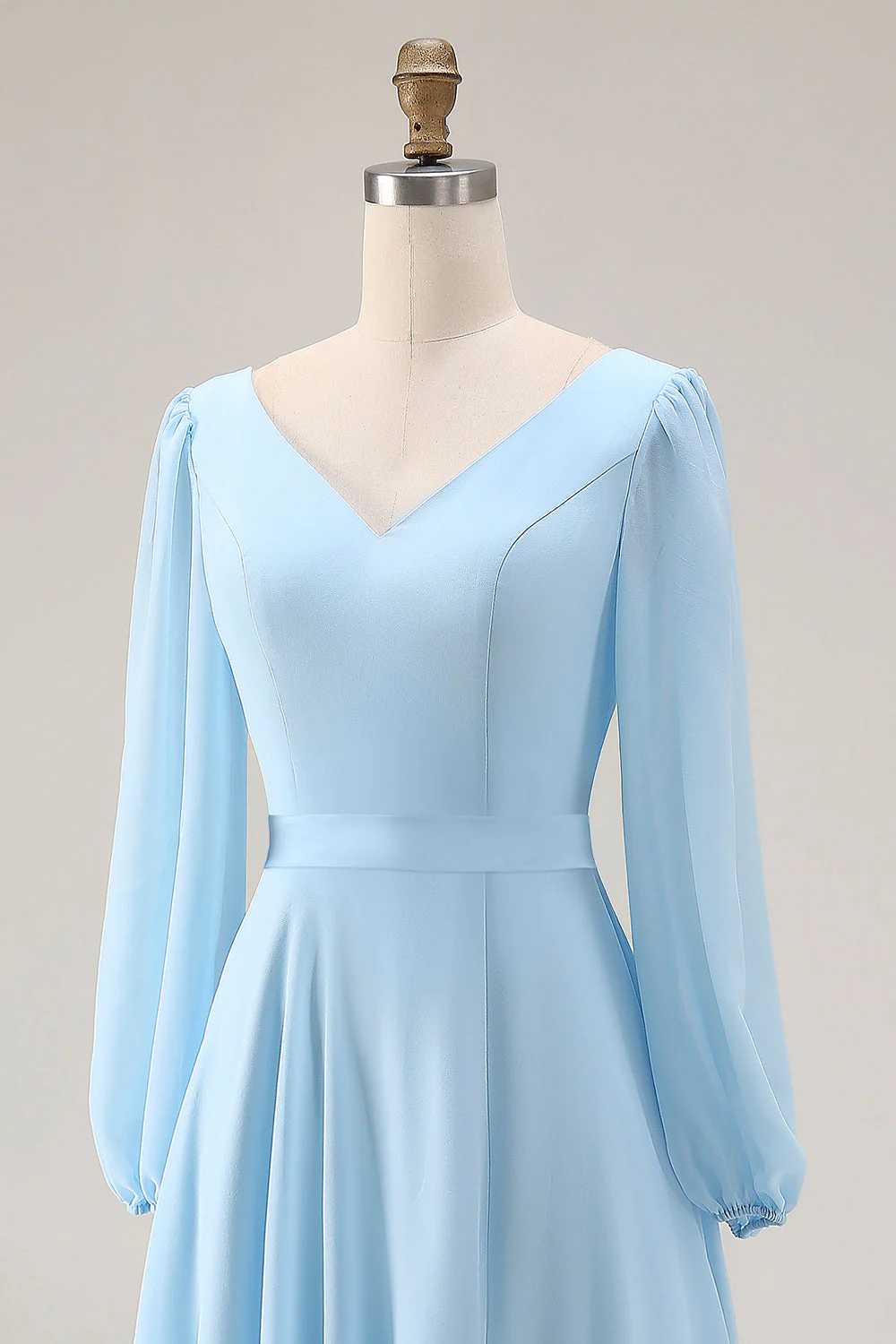 Robe de mariage longue robe de mariage en chiffon bleu ciel, ligne en V et encolure longue avec fente - Image 6