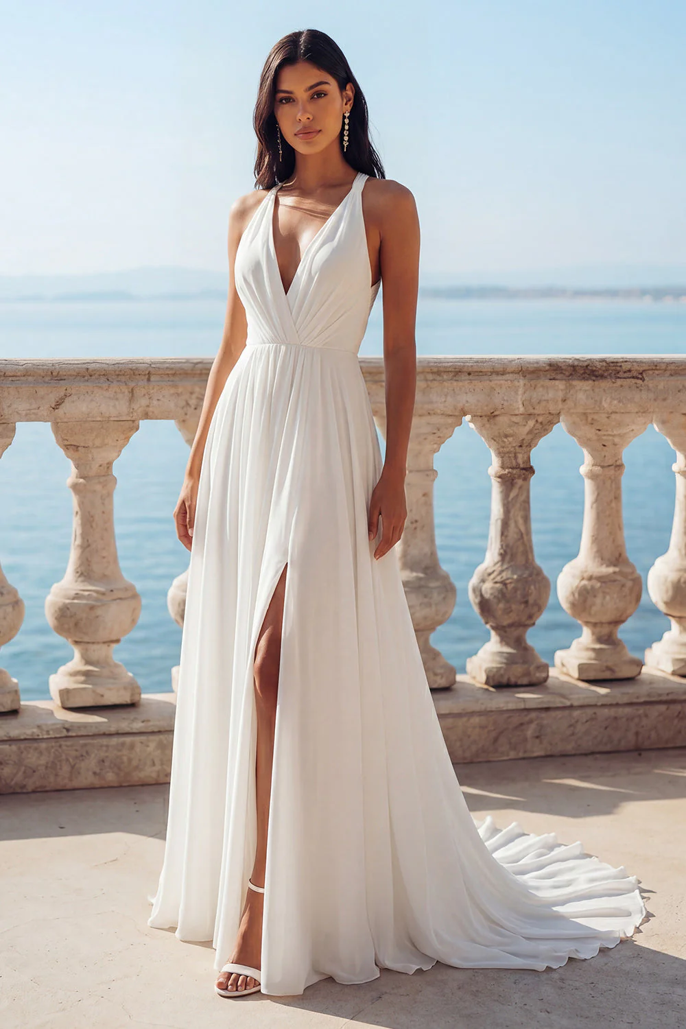Robe de mariée à col en V en ivoire avec traîne à large ligne et fendue