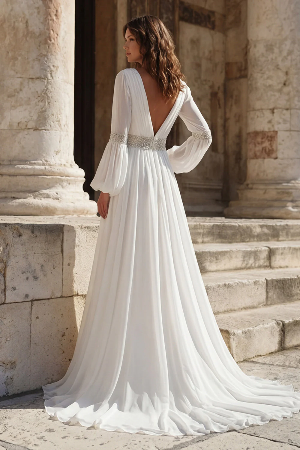 Robe de mariée à manches longues plissées en V, en ivoire et fendue - Image 2