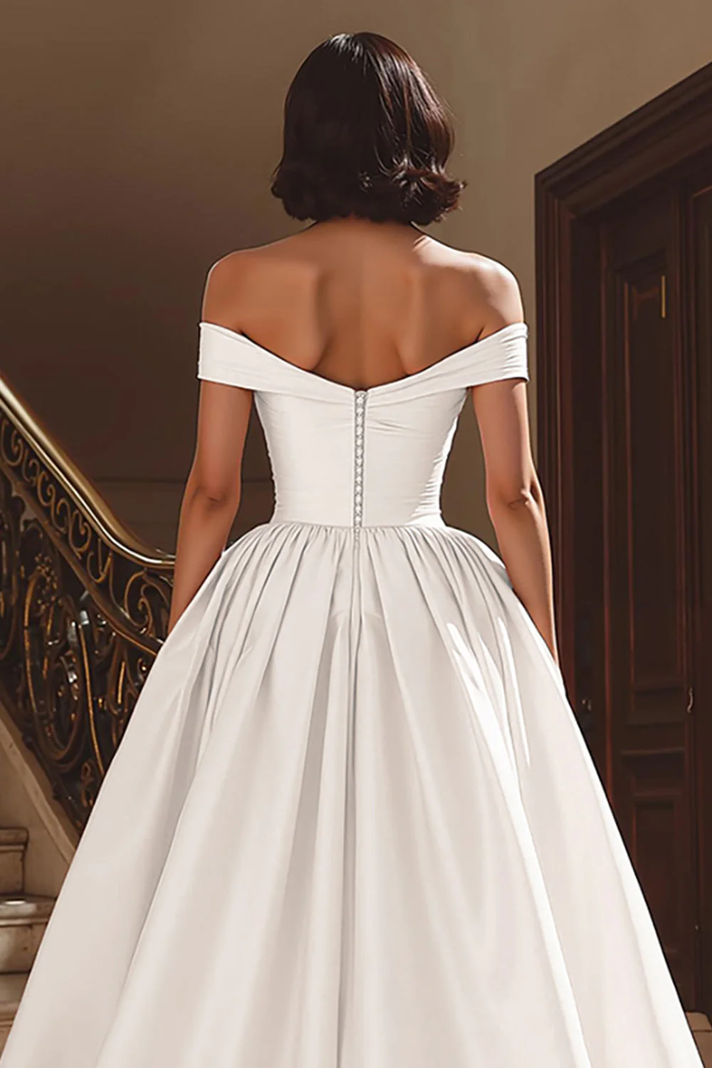 Robe de mariée blanche à épaules dénudées en satin avec fente - Image 4