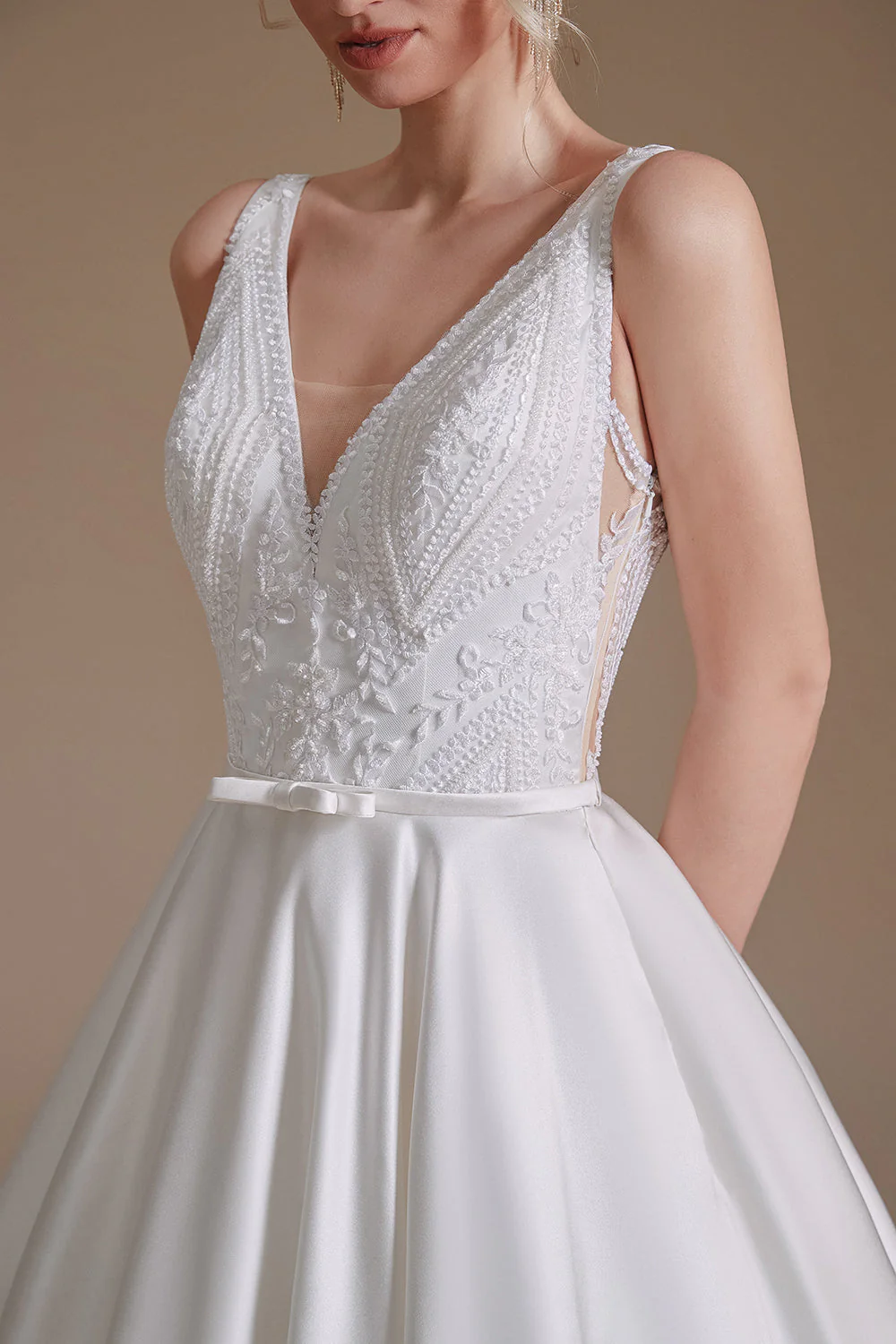 Robe de mariée blanche A-Line col V avec dentelle - Image 6