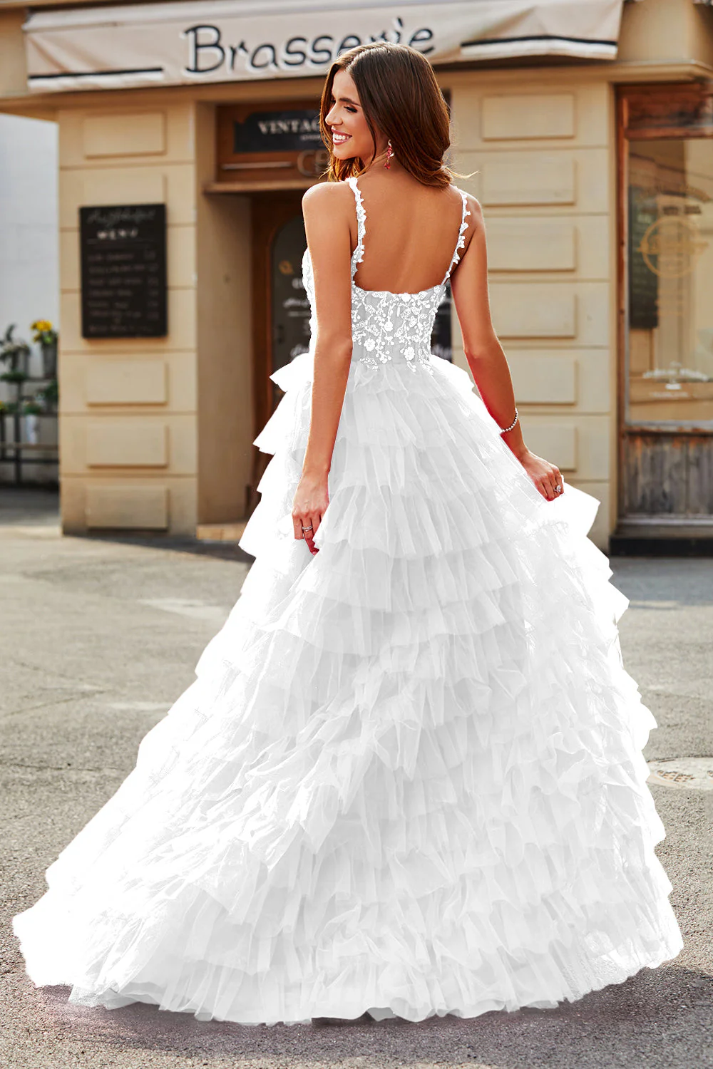 Robe de mariée blanche à plusieurs niveaux à bretelles spaghetti trapèze avec fente - Image 2