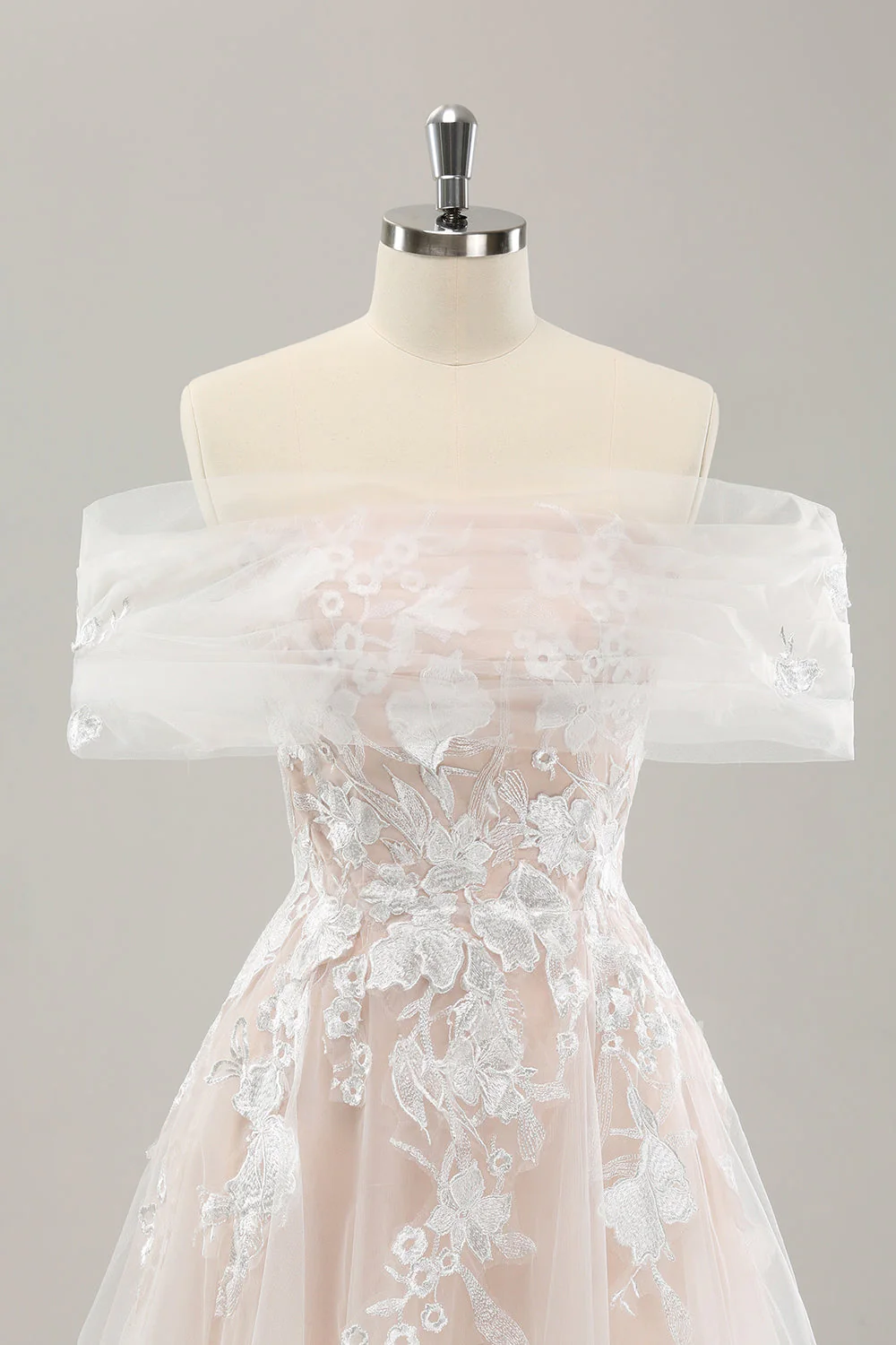 Robe de mariée blanche en tulle à épaules dénudées avec broderie - Image 4