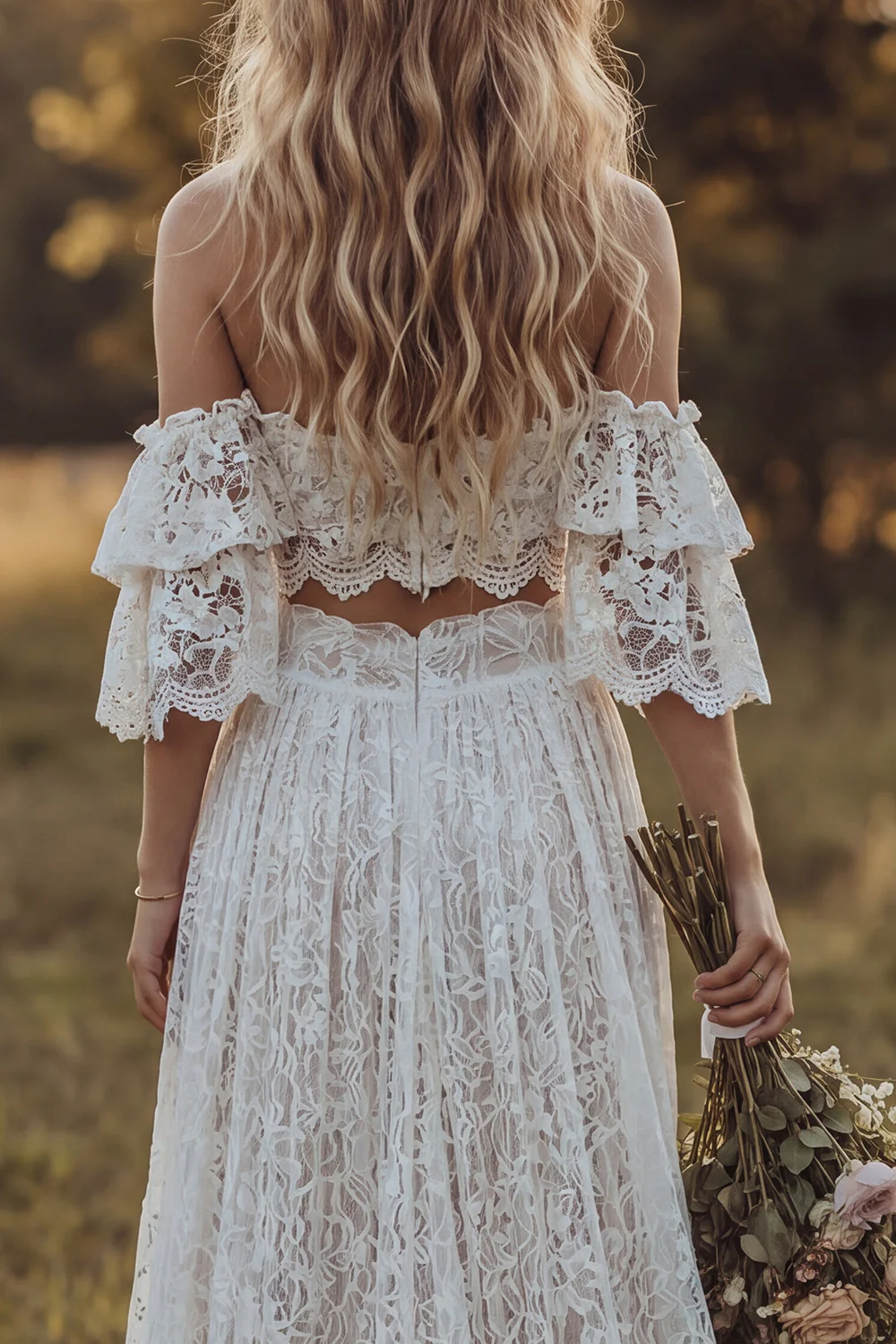 Robe de mariée bohème en dentelle à épaules décalées en ivoire à volants A Line - Image 5