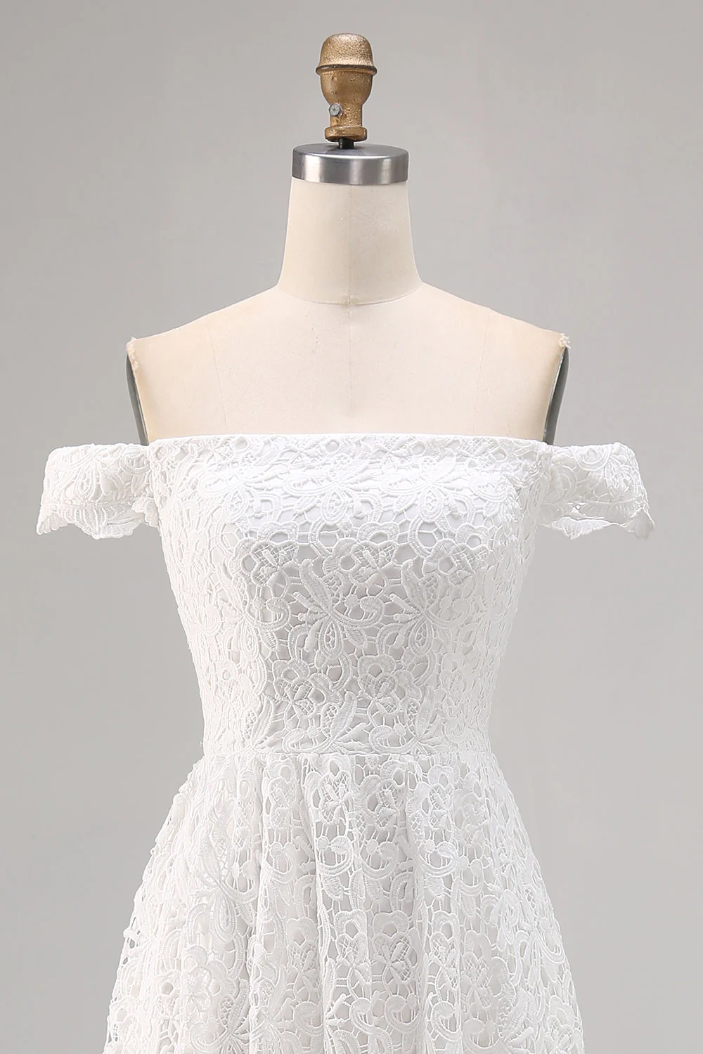 Robe de mariée bohème en dentelle blanche à épaules dénudées - Image 6
