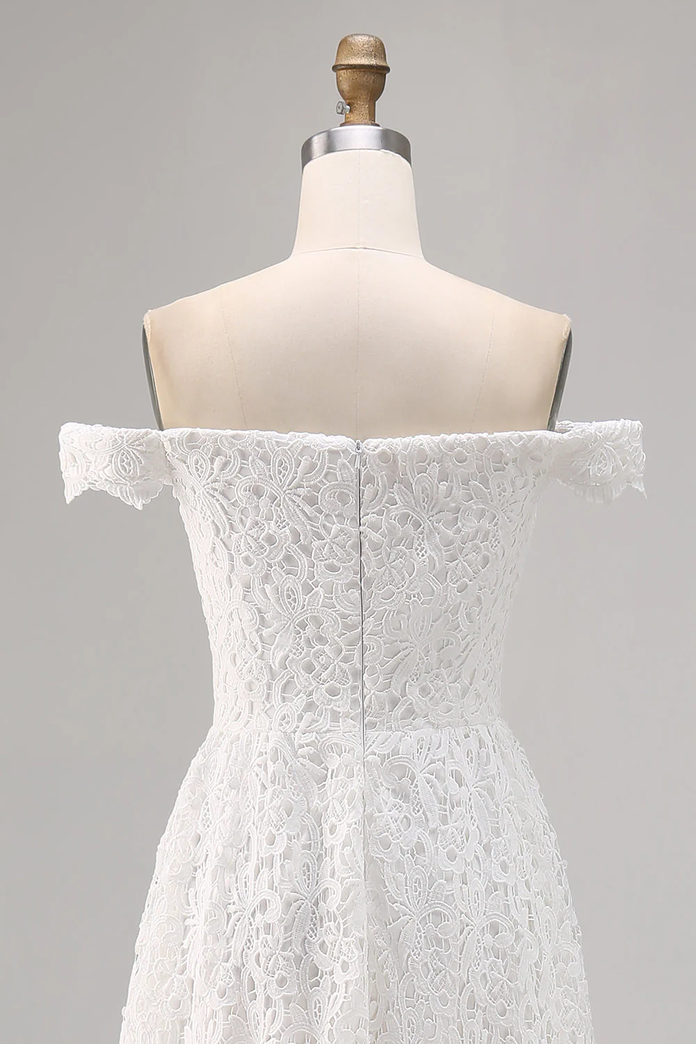 Robe de mariée bohème en dentelle blanche à épaules dénudées - Image 7