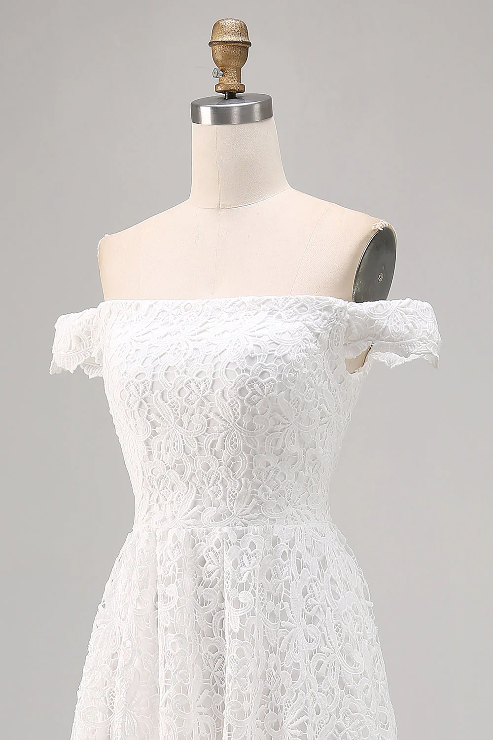 Robe de mariée bohème en dentelle blanche à épaules dénudées - Image 8
