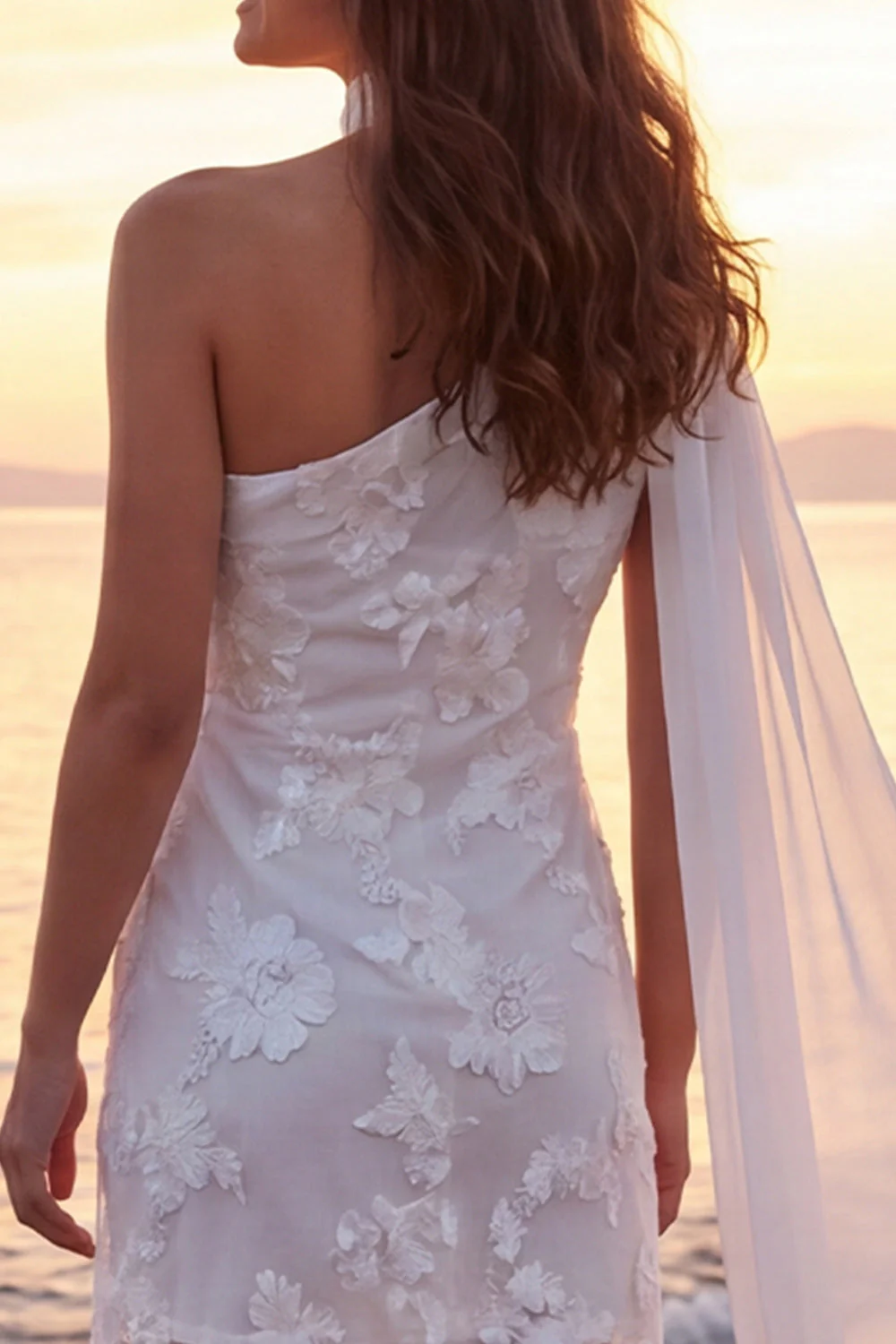 Robe de mariée courte ivoire à fleurs à une épaule avec écharpe - Image 4