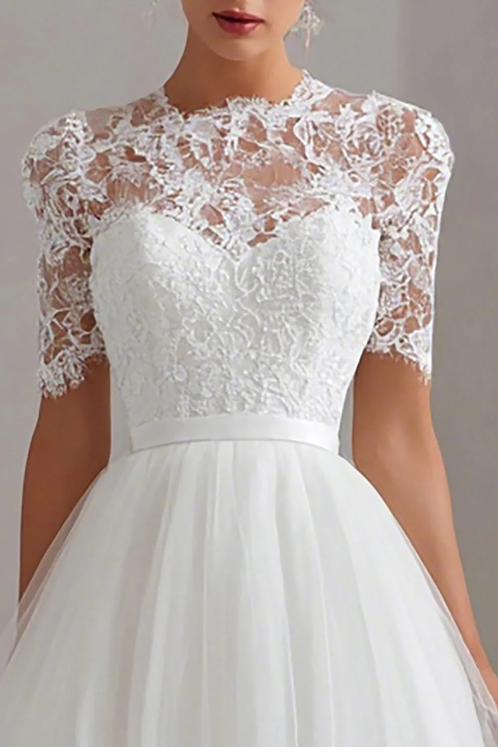 Robe de mariée de palais de justice en dentelle blanche à col haut - Image 2