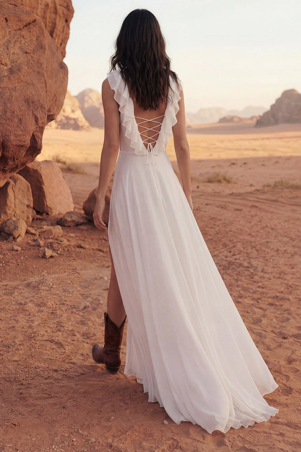Robe de mariée bohème de plage ivoire col V maxi à volants avec fente - Image 2