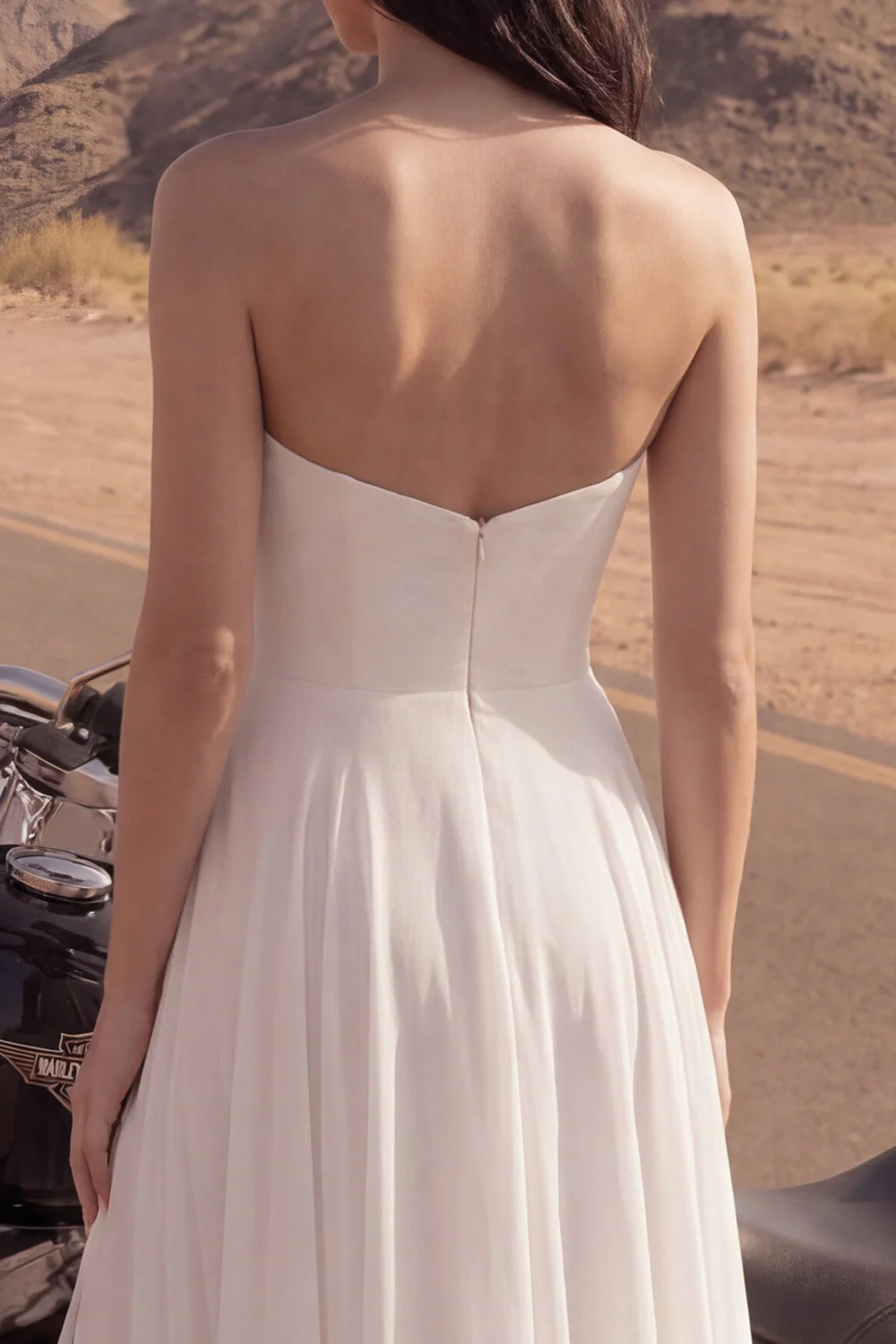 Robe de mariée de plage Ivory Maxi Bustier A Line avec fente - Image 4