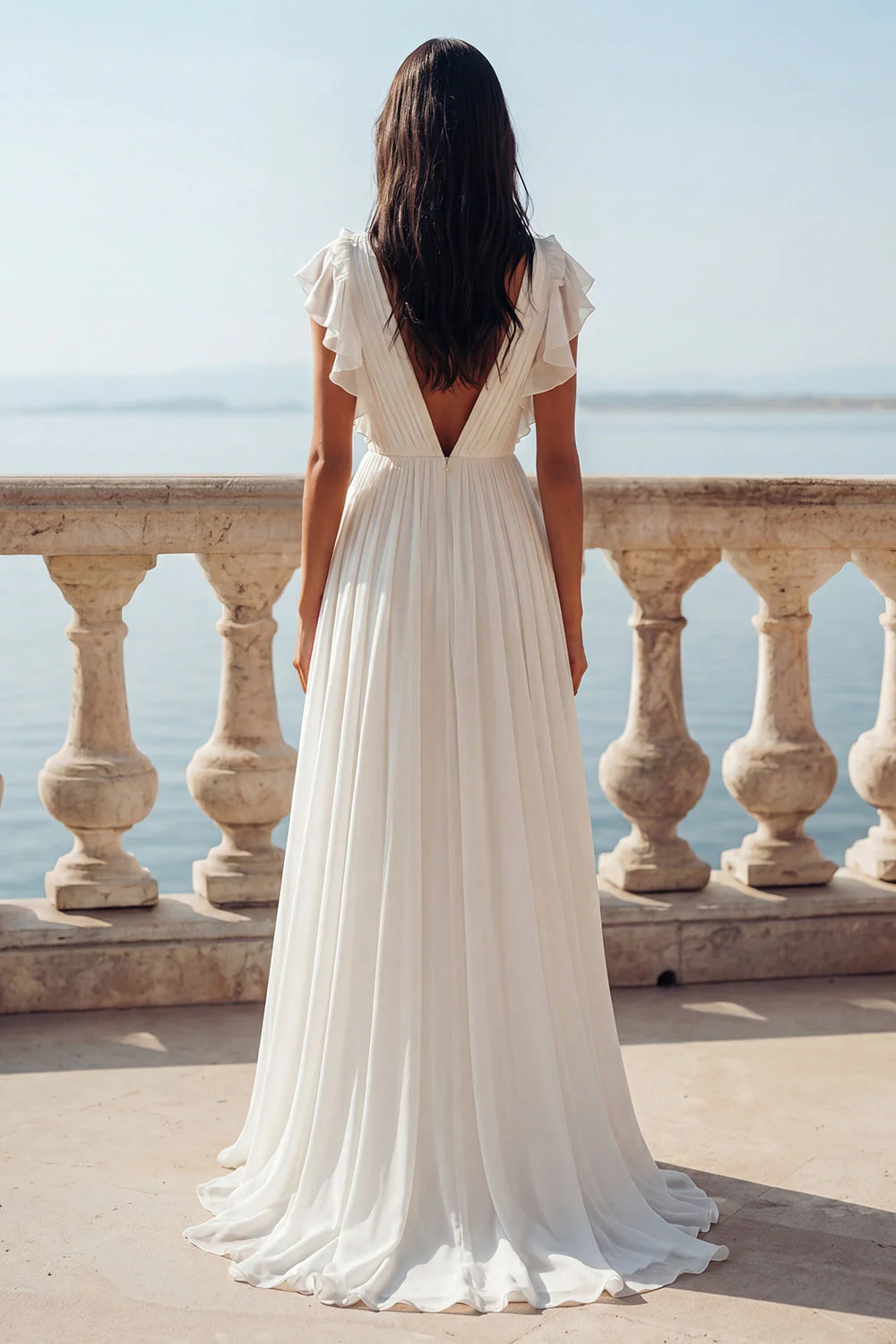Robe de mariée en chiffon en ligne ivoire à volants en V avec fente - Image 2