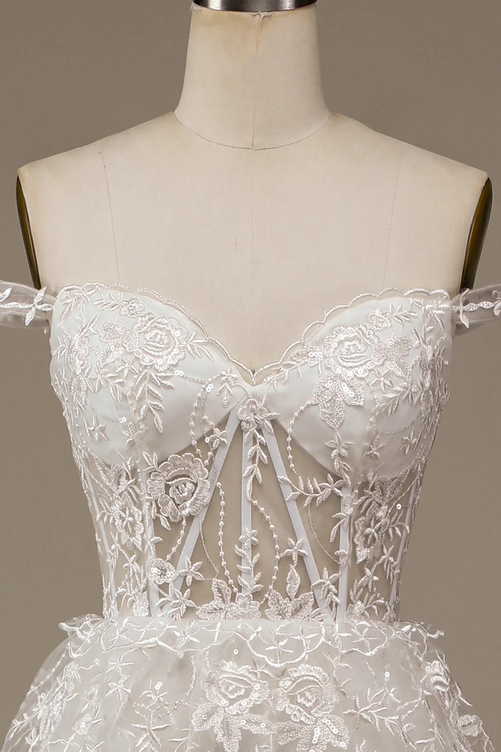 Robe de mariée en dentelle blanche scintillante avec fente - Image 4