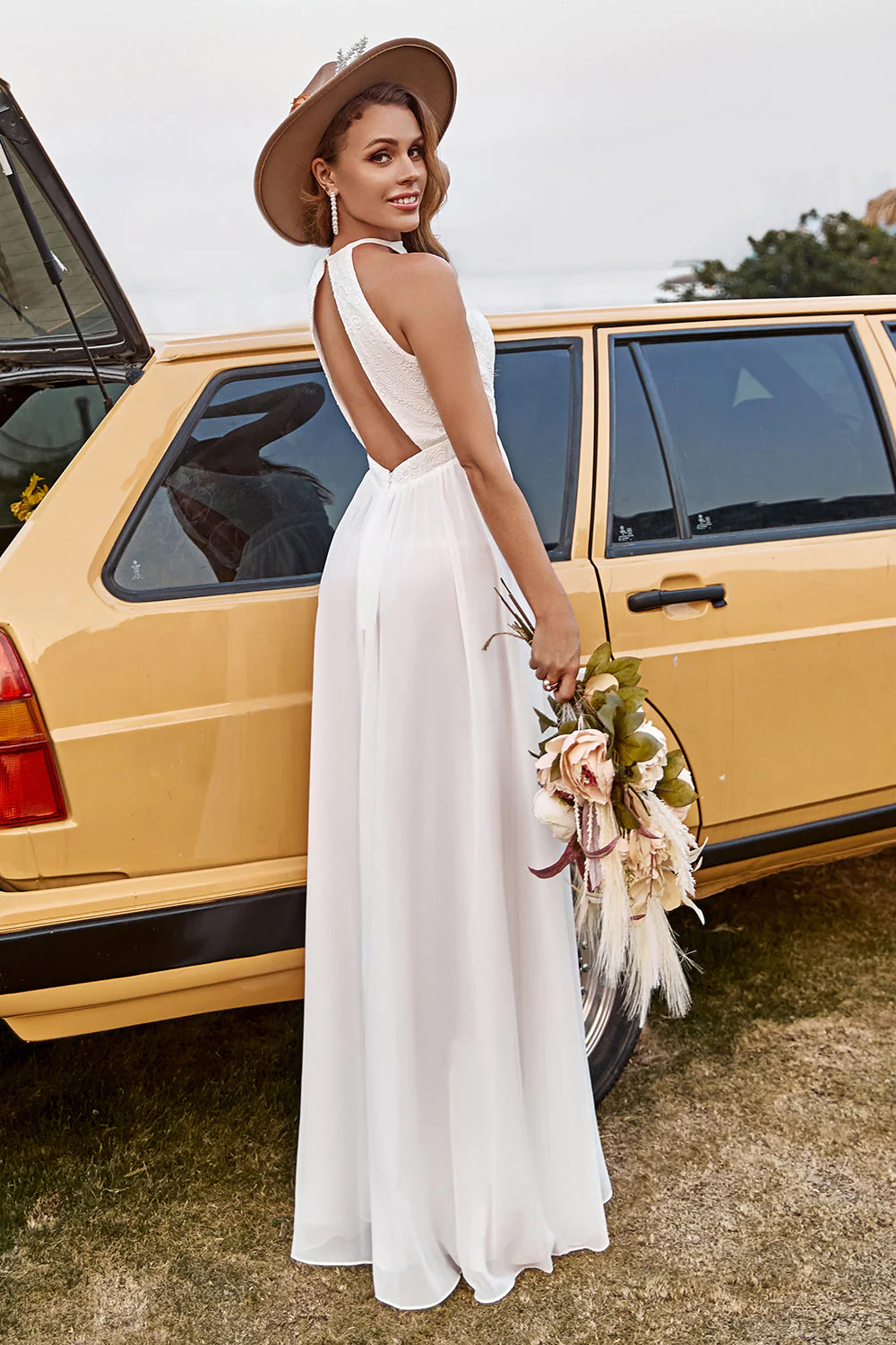 Robe de mariée en dentelle ivoire en mousseline de soie Halter Boho avec fente - Image 6
